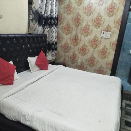 Hotel Shiv Mahima Inn By Wb Inn Prayagraj Esterno foto