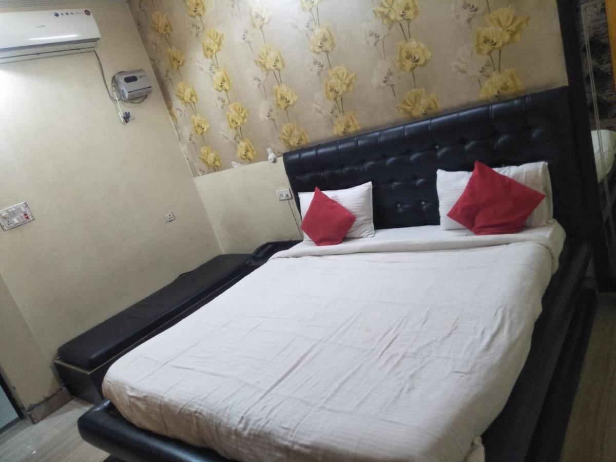 Hotel Shiv Mahima Inn By Wb Inn Prayagraj Esterno foto