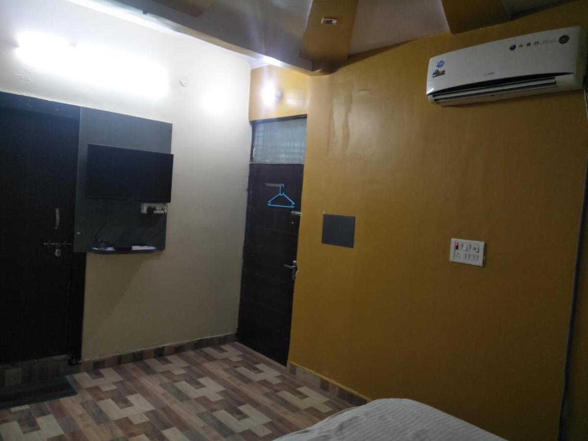 Hotel Shiv Mahima Inn By Wb Inn Prayagraj Esterno foto