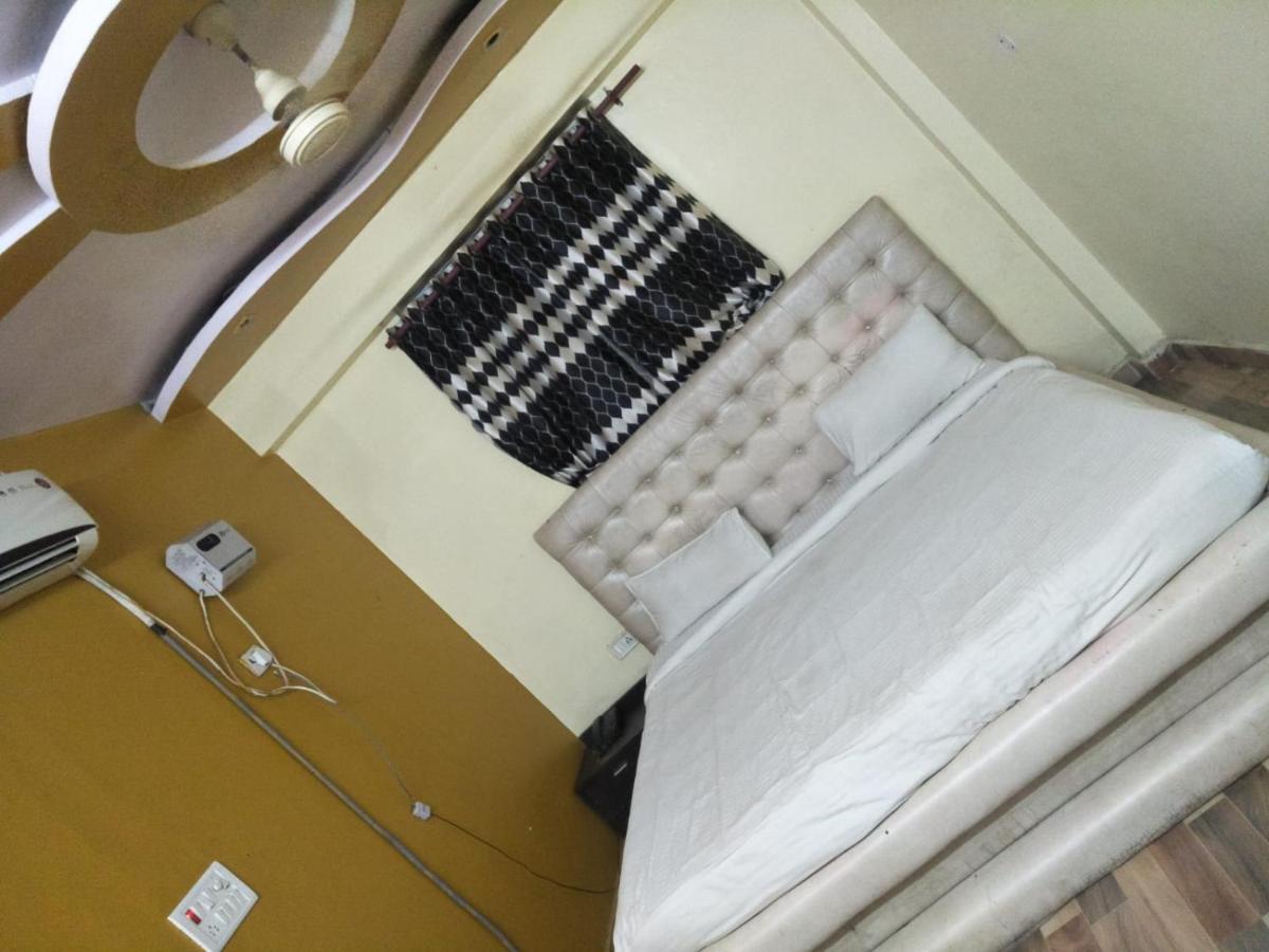 Hotel Shiv Mahima Inn By Wb Inn Prayagraj Esterno foto