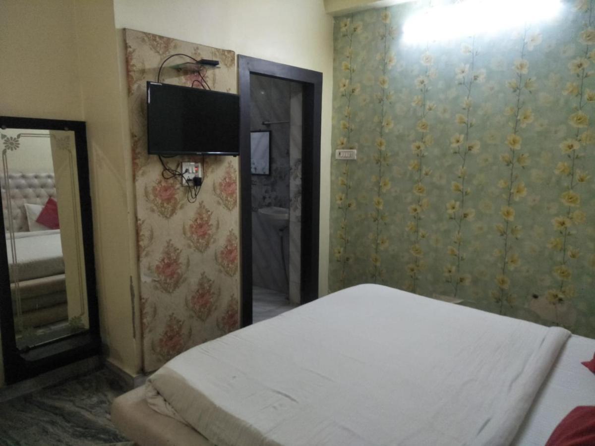 Hotel Shiv Mahima Inn By Wb Inn Prayagraj Esterno foto