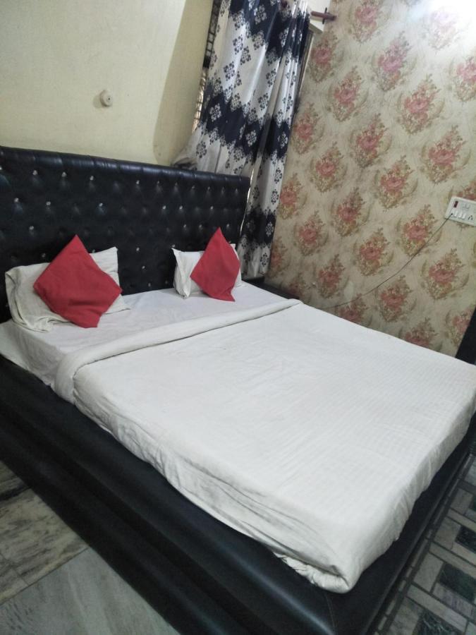 Hotel Shiv Mahima Inn By Wb Inn Prayagraj Esterno foto