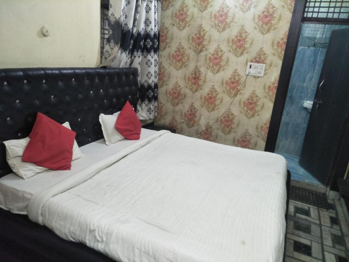 Hotel Shiv Mahima Inn By Wb Inn Prayagraj Esterno foto