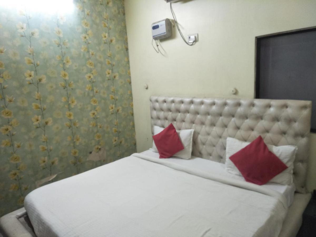Hotel Shiv Mahima Inn By Wb Inn Prayagraj Esterno foto